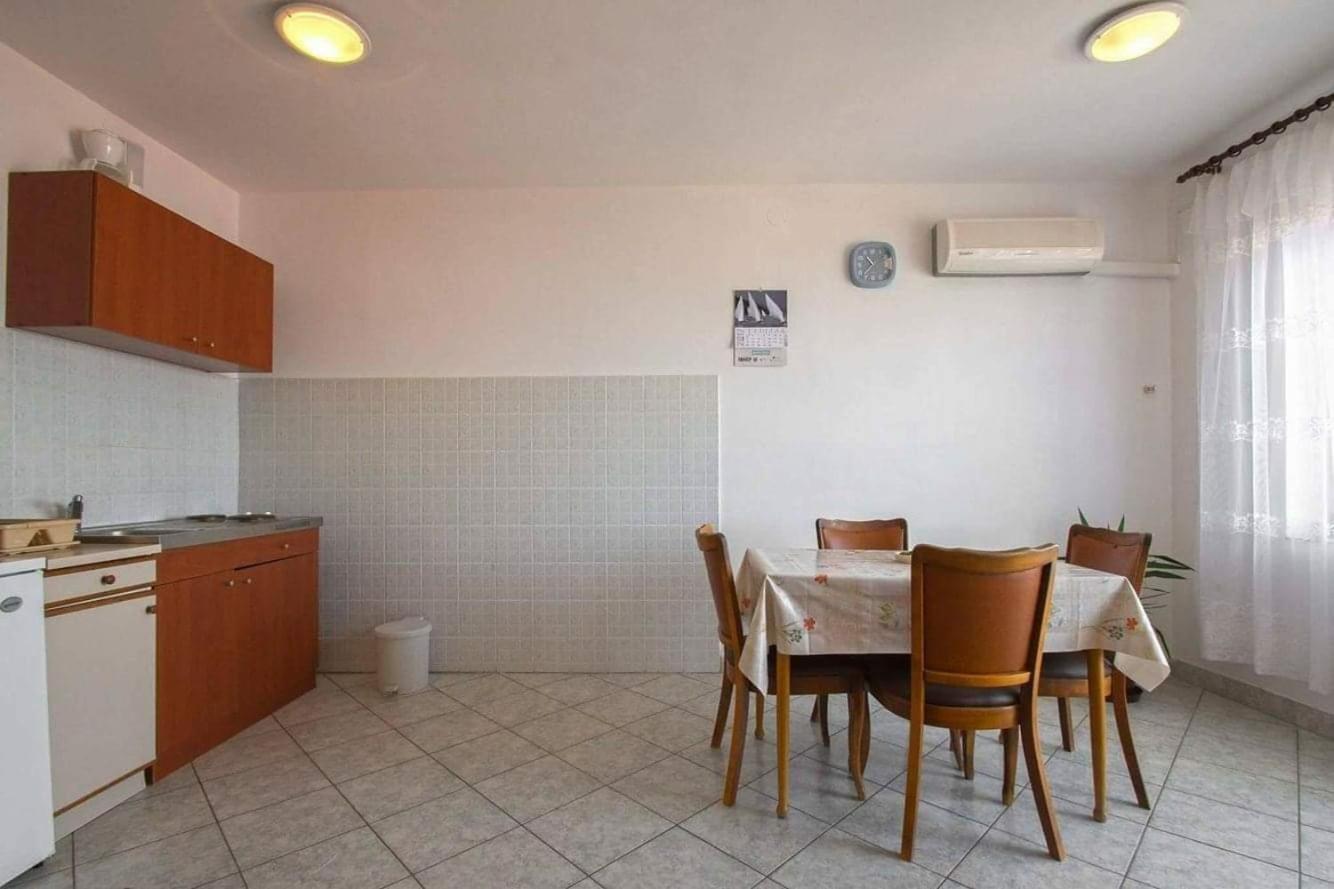 Apartment Pemper Novi Vinodolski Ruang foto